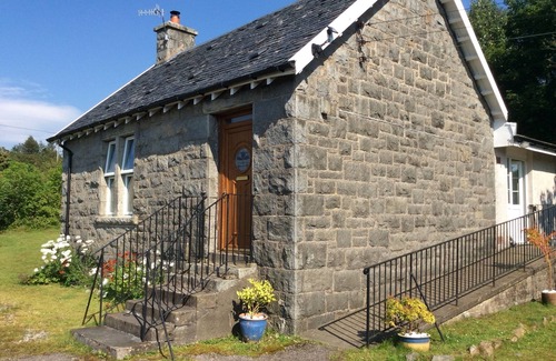 West Laroch House | Old Schoolhouse With Stunning Loch And Mountain Views