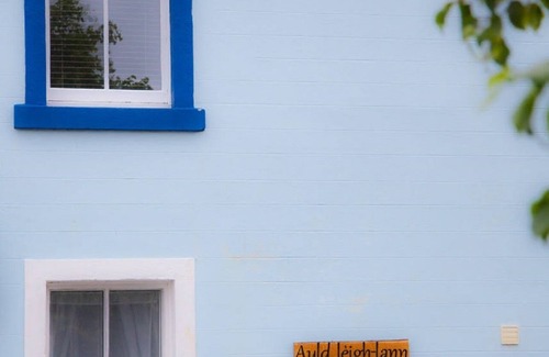 Anstruther Apartment | Old Surgery, tastefully decorated, spotless and comfortable