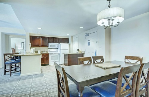 Rosemont Condo | Old Town Alexandria | Five 2BR/2BA King Suites