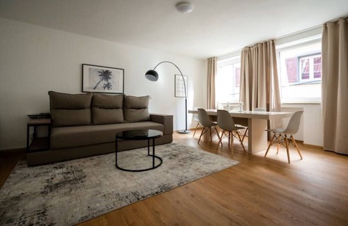 Dusseldorf Old Town Apartment | Old Town Apartment 2 rooms/bathrooms
