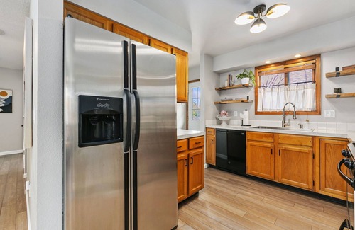 Old Town House | Old Town Basecamp | 6 Blocks to Old Town Square