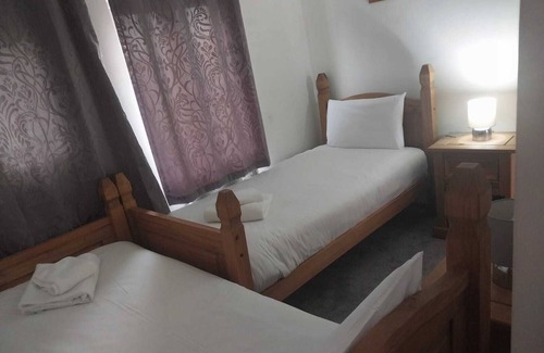 Hastings House | Old Town Retreat - Walking distance of most events (D/F)