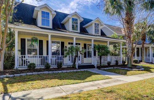 Old Town Bluffton House | Old Town retreat with golf cart, fenced yard, covered porch, & outdoor living