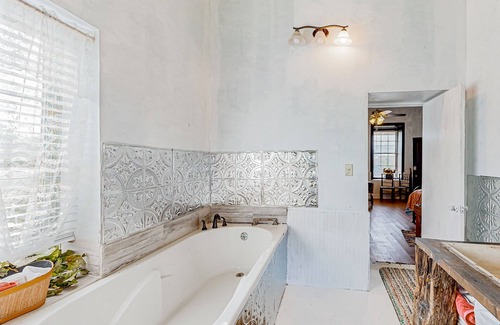 Brackettville House | Old-world home full of modern amenities with gas grill & AC - dog-friendly
