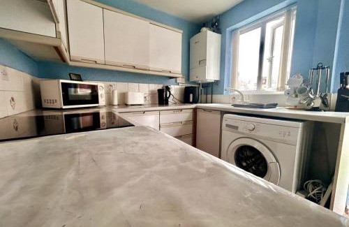 Oldham House | Oldham Bungalow Retreat: 2BD Peaceful Comfort