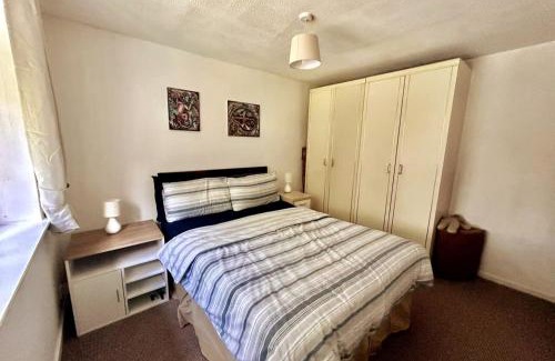 Oldham House | Oldham Bungalow Retreat: 2BD Peaceful Comfort