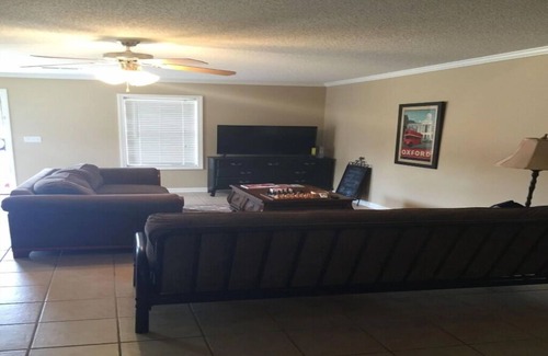 Oxford Condo | Ole Miss - 1 mile to Campus-2 mile to Square