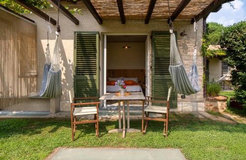 Pietrasanta House | Olimagio Farm Stay with animals and 25m pool, beach at cycling distance