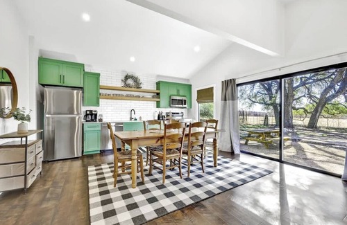 Fredericksburg House | Olive St Ranch With Hottub-grill and Party Barn