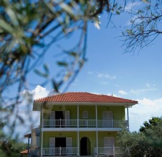 Vourvourou Apartment | Olivegrove House