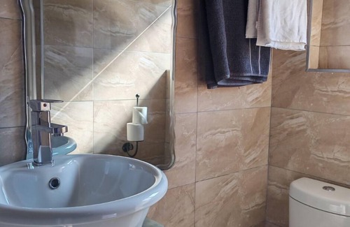Kempton Park House | Olu Guest Lodge