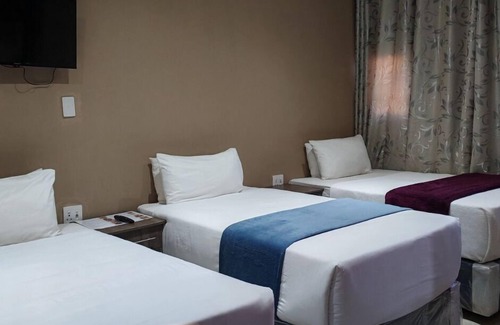 Kempton Park House | Olu Guest Lodge