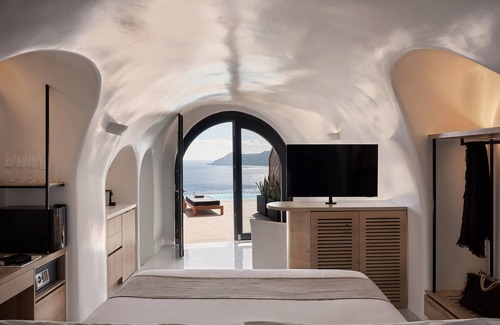 Oia House | Olvos Luxury Suites
