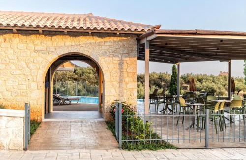 Kardamyli Apartment | Olympia Zervea Studios with Pool #5 Triple