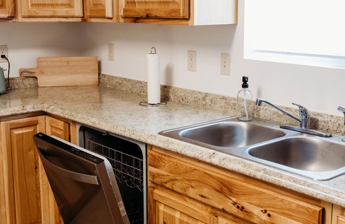 Port Angeles House | Olympic National Park Newly Built Cozy Central Home Base
