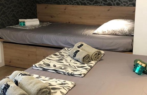 Omis House | Omis - private Ensuite room with balcony - hotel style