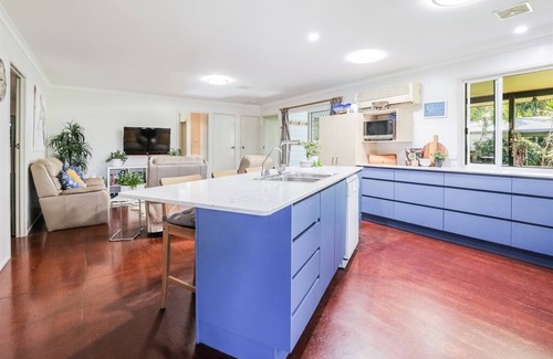 Agnes Water House | On Agnes Time - Large Three-Bedroom Beach House in the Heart of Agnes Water