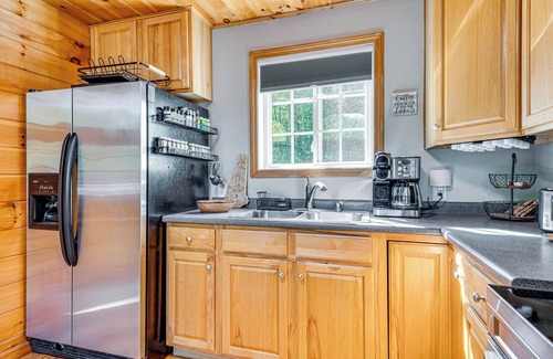 Farmington House | On Baxter Lake: Wooded Retreat Near Trails