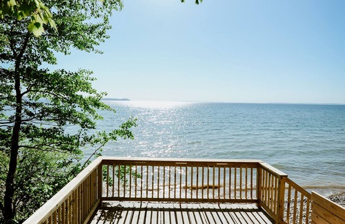 Lake Leelanau House | On Lake Michigan, close to Fishtown, Sand Dunes, Bike trials, Casino, Wineries