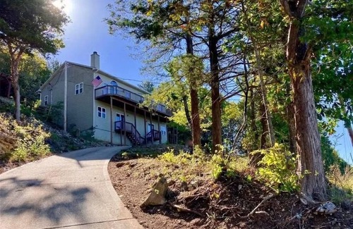 Holiday Island House | ON MOUNTAINTOP with beautiful views!