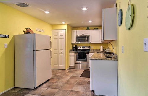 Independence Square Condo | On-Site Beach Access: Walkable Gulf Coast Retreat