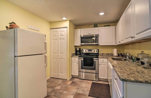 Independence Square Condo | On-Site Beach Access: Walkable Gulf Coast Retreat