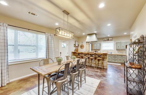 Royal House | On-Site Creek and Spacious Yard Family Gem in Royal