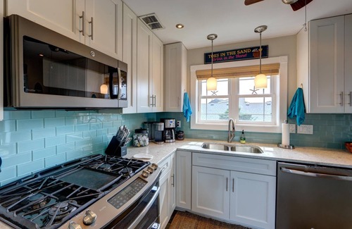 Salvo House | On Special, Oceanside, Less Than 500ft to Beach, Hot Tub, Yard, & Decks