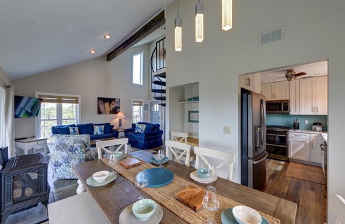 Salvo House | On Special, Oceanside, Less Than 500ft to Beach, Hot Tub, Yard, & Decks