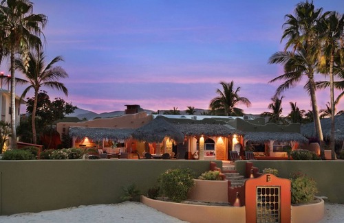 Los Barriles Villa | On the Beach, Infinity Pool & Spa, Private Pickleball Court, Walk to Everything