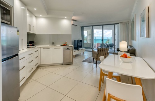 Noosa Heads Hotel | On The Beach Noosa