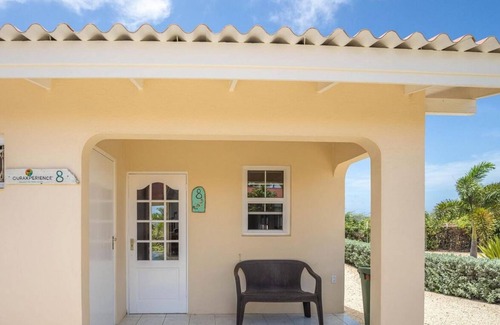 Santa Catharina House | On the beautiful island of Curacao, surrounded by turquoise waters and lush tropical surroundings, there is an enchanting home that offers the perfect vacation retreat for 4 people.