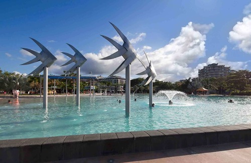 Cairns North Apartment | On the Esplanade