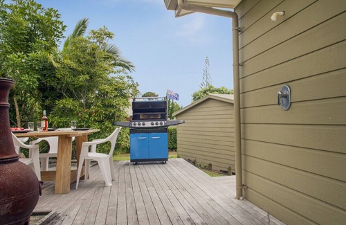 Pauanui Cottage | On The Green - Pauanui Holiday Home