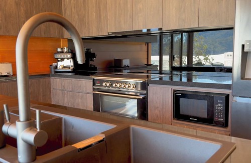 Taylor Bay House | On the Point in Taylor Bay