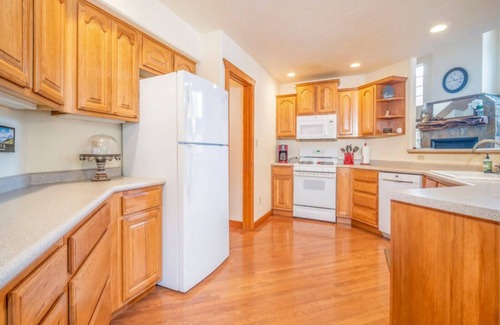 Bayfield House | On the river close to all adventure and short drive to Durango (D&S Train/Mesa Verde/Million Dollar HWY)