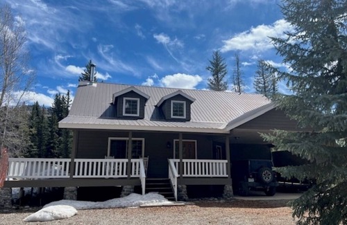 Bayfield House | On the river close to all adventure and short drive to Durango (D&S Train/Mesa Verde/Million Dollar HWY)