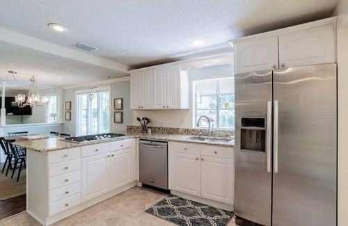 Mobile House | On the River! Patio,Yard- Dozing at Dog River