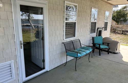 Emerald Isle Apartment | On The Sound with private dock