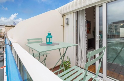 Seafront Apartment | On the Water 2 A One-of-a-Kind Stay | Free Parking | By My Getaways