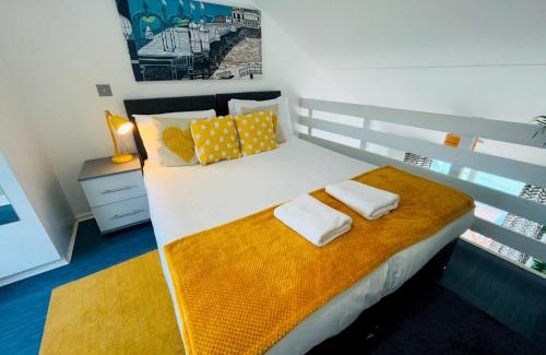 Seafront Apartment | On the Water 2 with Free Parking - By My Getaways