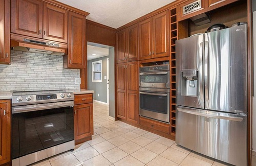 Niles House | On the Water, private Pool, large Hot tub, Kayaks, sleeps 16, escape to Michigan