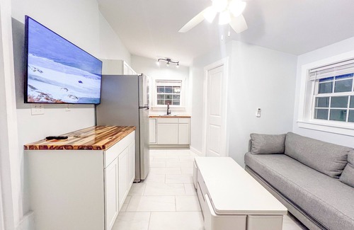 Crystal Coast House | On the water with kayaks and a launch, 5 mins from beach, Everything you need!