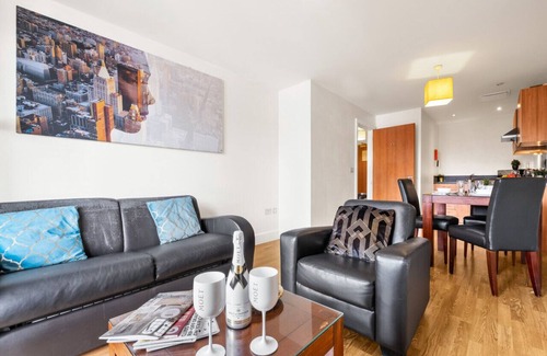 Theatreland Birmingham Apartment | One Bed Apartment - Arcadian - Parking - Balcony