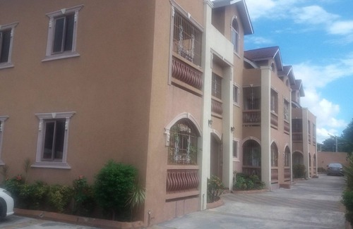 Eastwood Park House | One Bedroom Property in Kingston