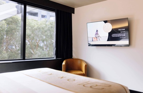 Newcastle Hotel | One Bedroom Accessible In CBD