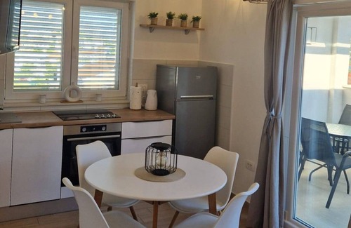 Grebastica Apartment | One bedroom apartment with terrace and sea view Grebaštica, Šibenik (A-4254-d)