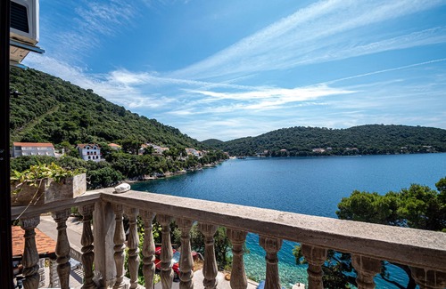 Ubli Apartment | One bedroom apartment near beach Ubli, Lastovo (A-16599-a)
