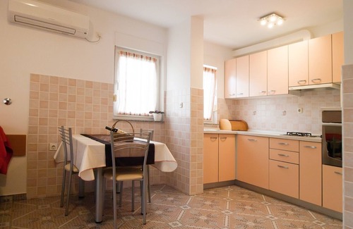 Vinkuran Apartment | One bedroom apartment with terrace Vinkuran, Pula (A-21016-a)