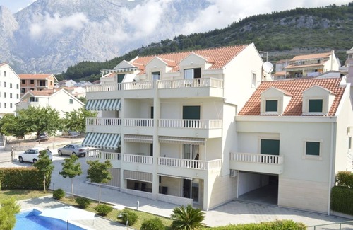 Promajna Apartment | One bedroom apartment with terrace Promajna, Makarska (A-17160-a)